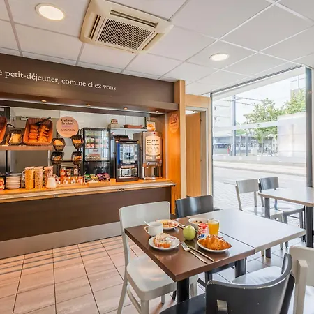 Musee Du Louvre Hotel