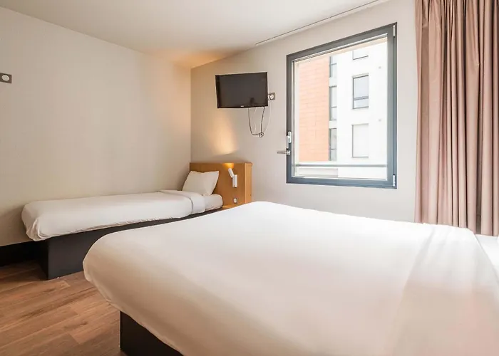 Musee Du Louvre Hotel