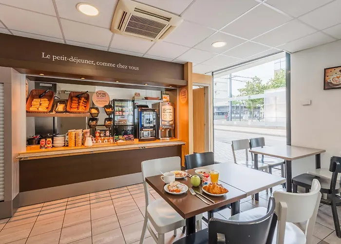 Musee Du Louvre Hotel