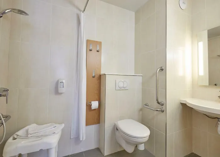 Musee Du Louvre Hotel 2*